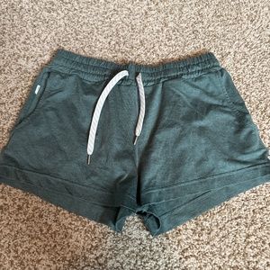 Vuori halo performance shorts